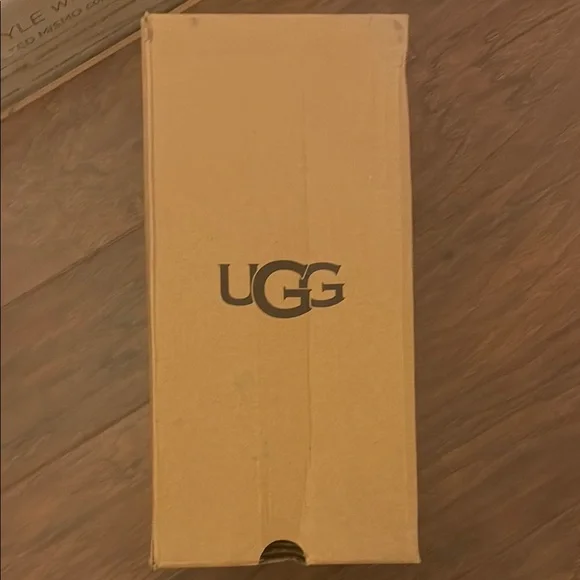 UGG Vibrant Lime Sandals - Picture 4 of 5
